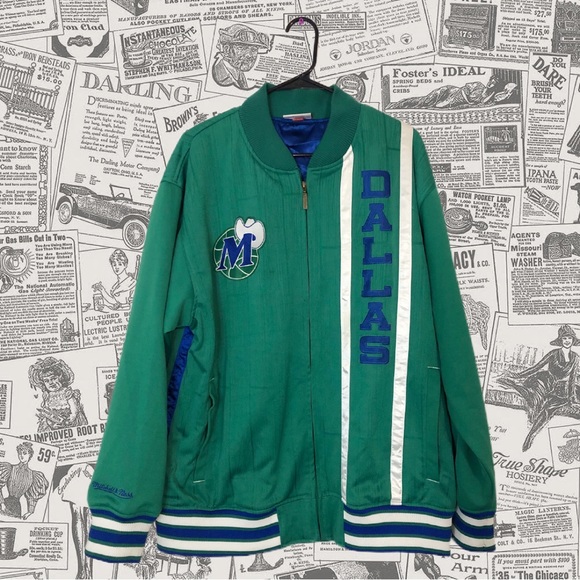 MITCHELL & NESS Dallas Mavericks HARDWOOD TRACK JACKET - Picture 1 of 10